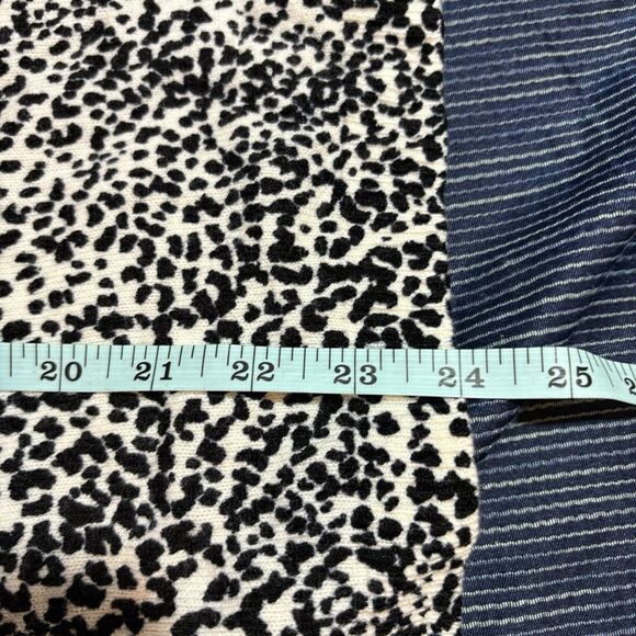 Croft & Barrow Womens M Sweater Black White Leopard Animal Print Knit Boho Chic - Picture 6 of 7